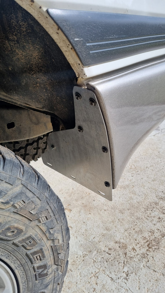 100/105 Series Landcruiser Rear Mudflap Brackets