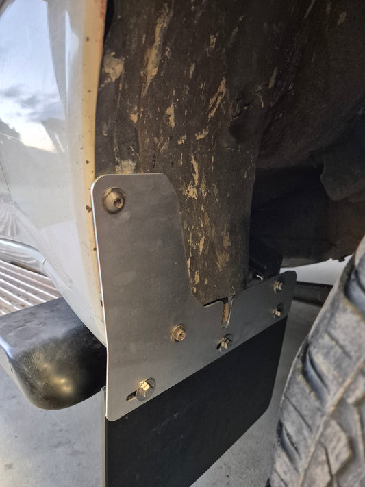 100/105 Series Landcruiser Front Mudflap Brackets