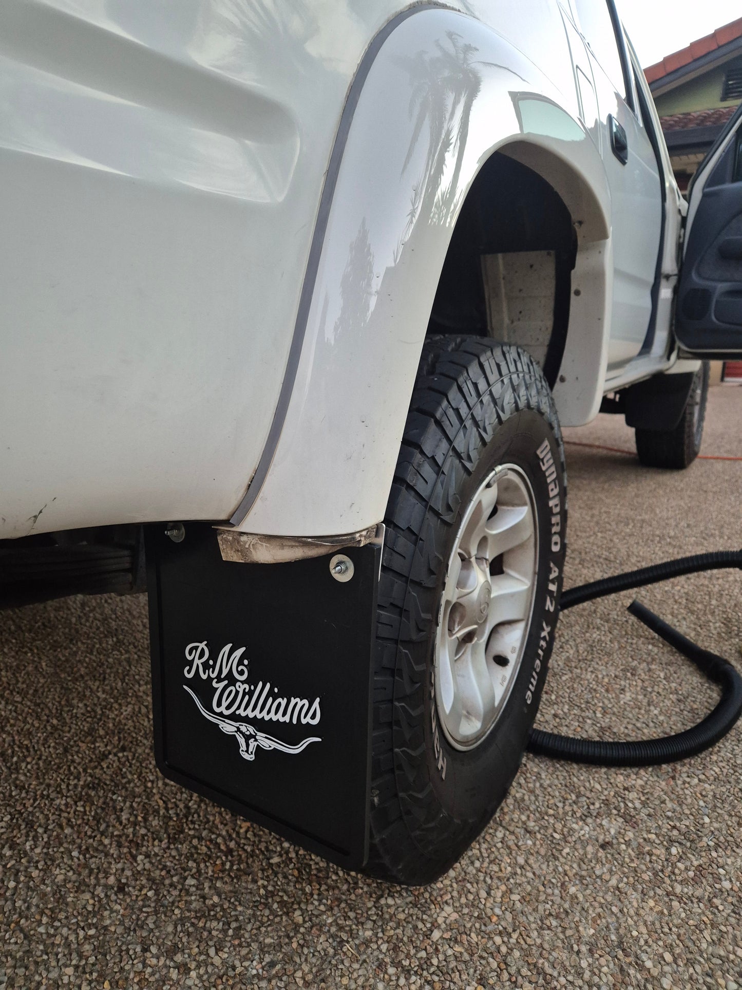 N60 Hilux tub mudflap Brackets
