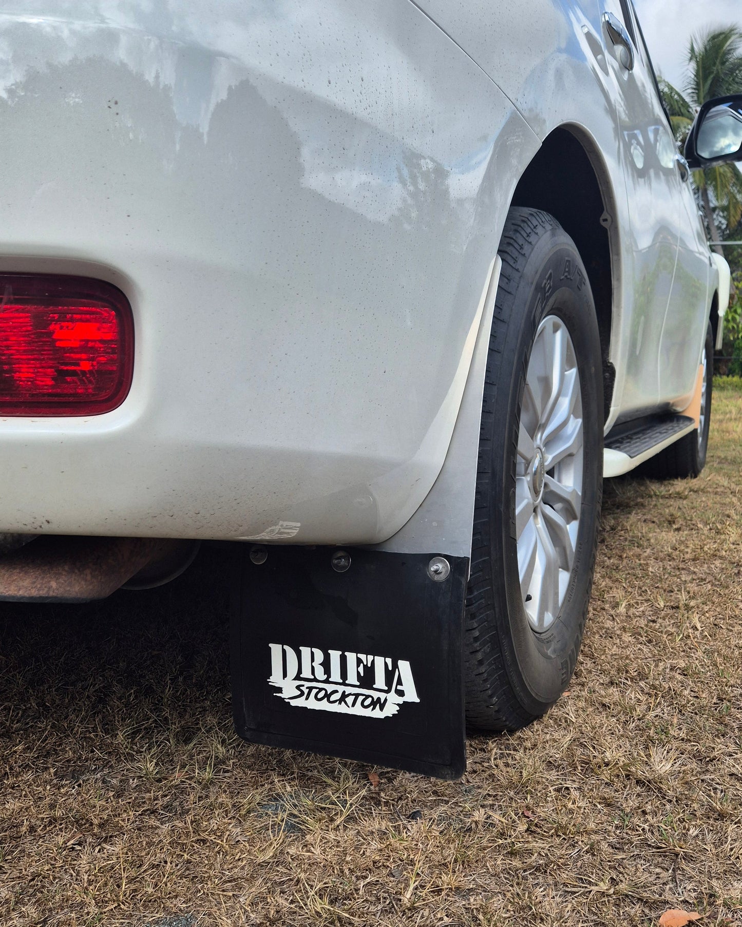 Y62 Patrol Rear Mudflap Brackets