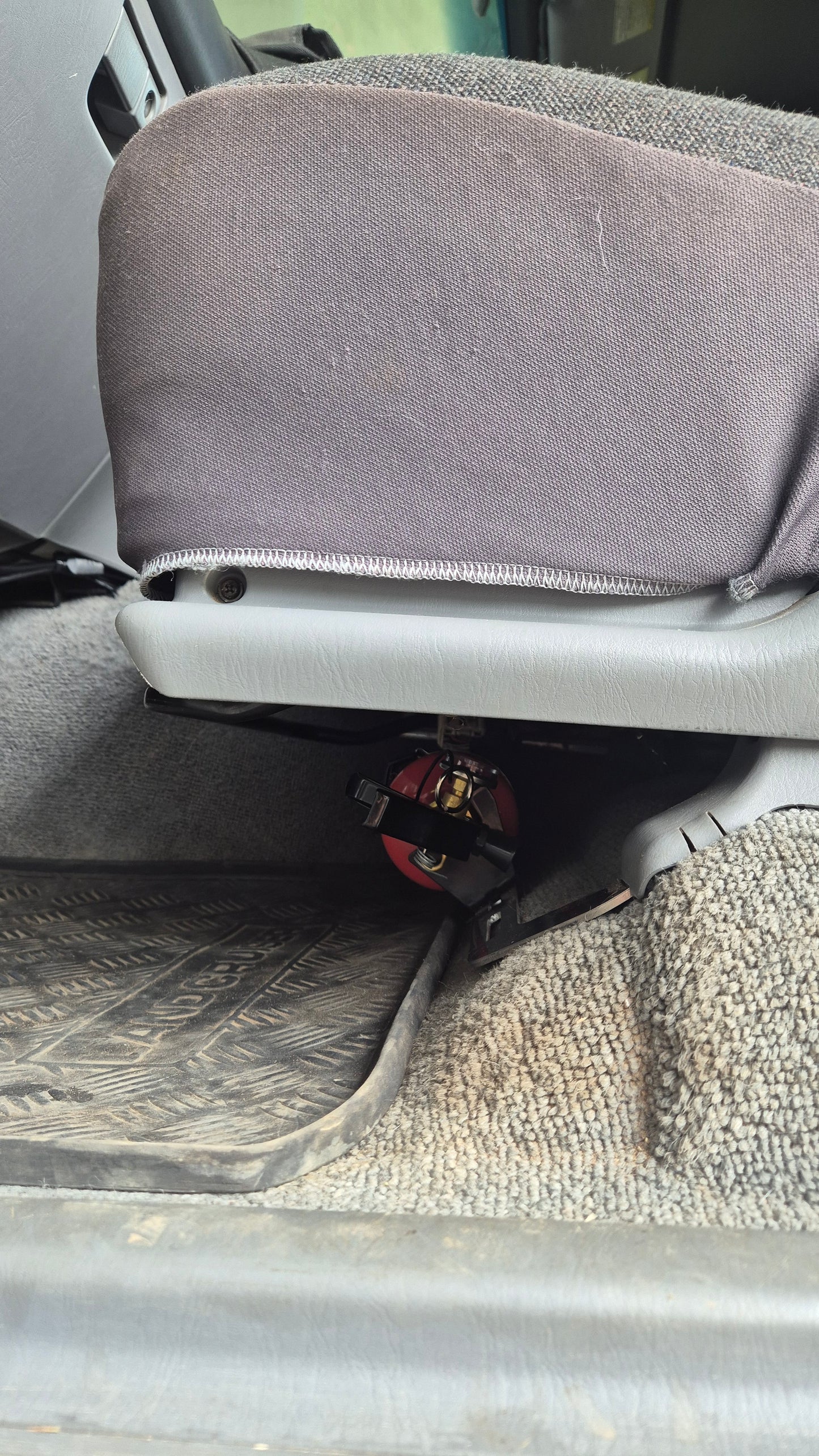 100/105 Series LandCruiser Fire Extinguisher Bracket