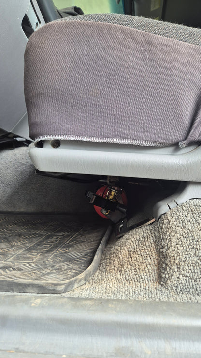 100/105 Series LandCruiser Fire Extinguisher Bracket